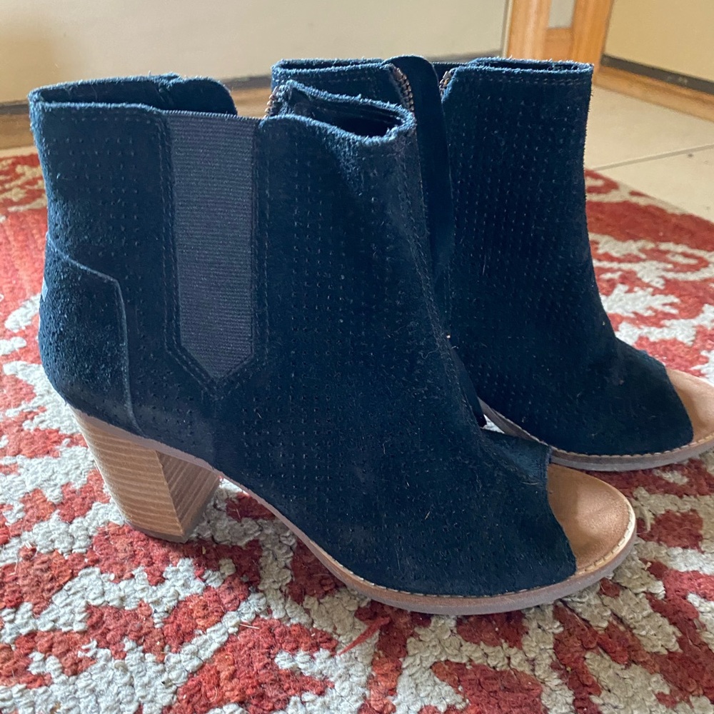 Brand new toms shoes